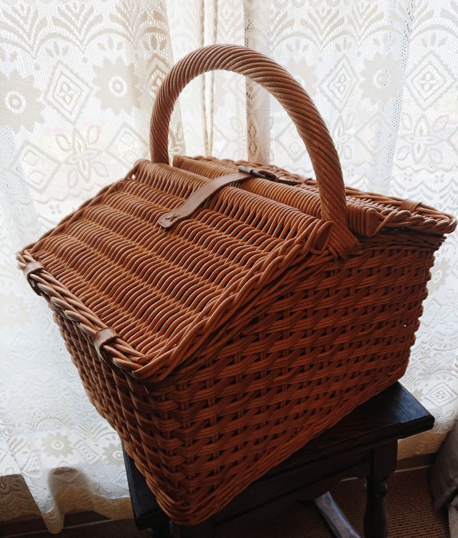 アンティークラタン蓋付きパニエ 大きめサイズ＆ラウンドパニエ2点セット