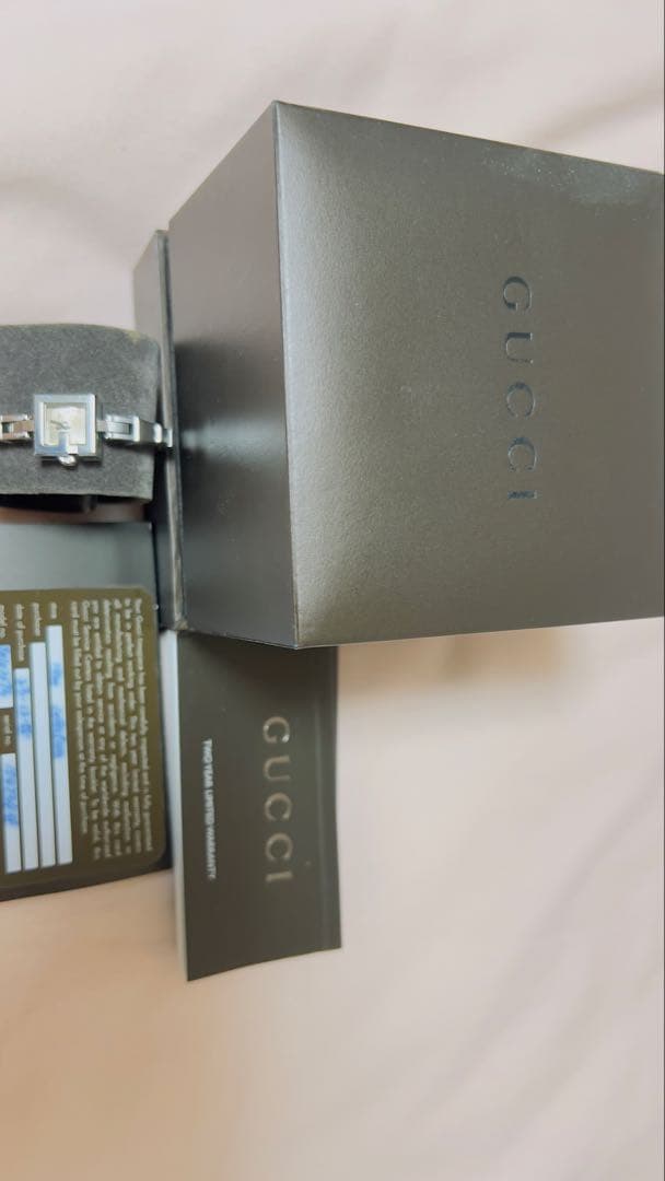 サイトウさん專用ページGUCCI シルバー スクエアケース 花柄文ミニ腕時計