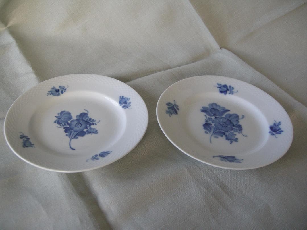 廃版　美品　ロイヤルコペンハーゲン　ブルーフラワー　プレイン　19cm　皿　2枚