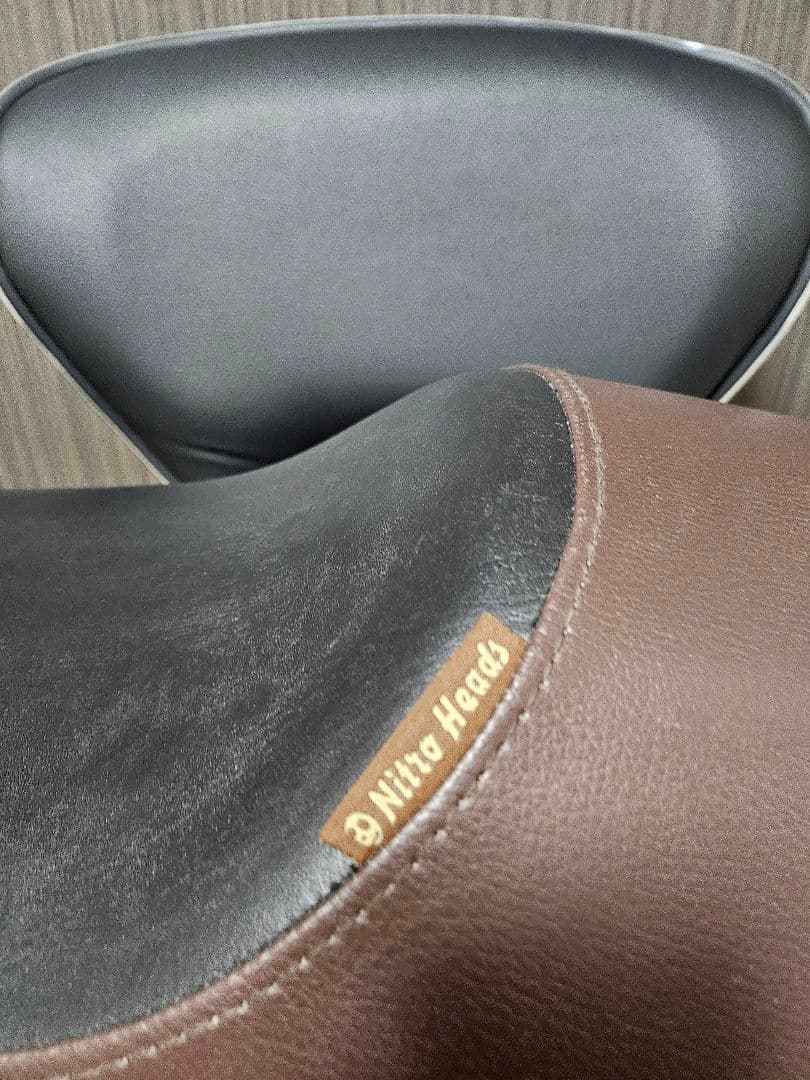 DUCATIスクランブラー　シート