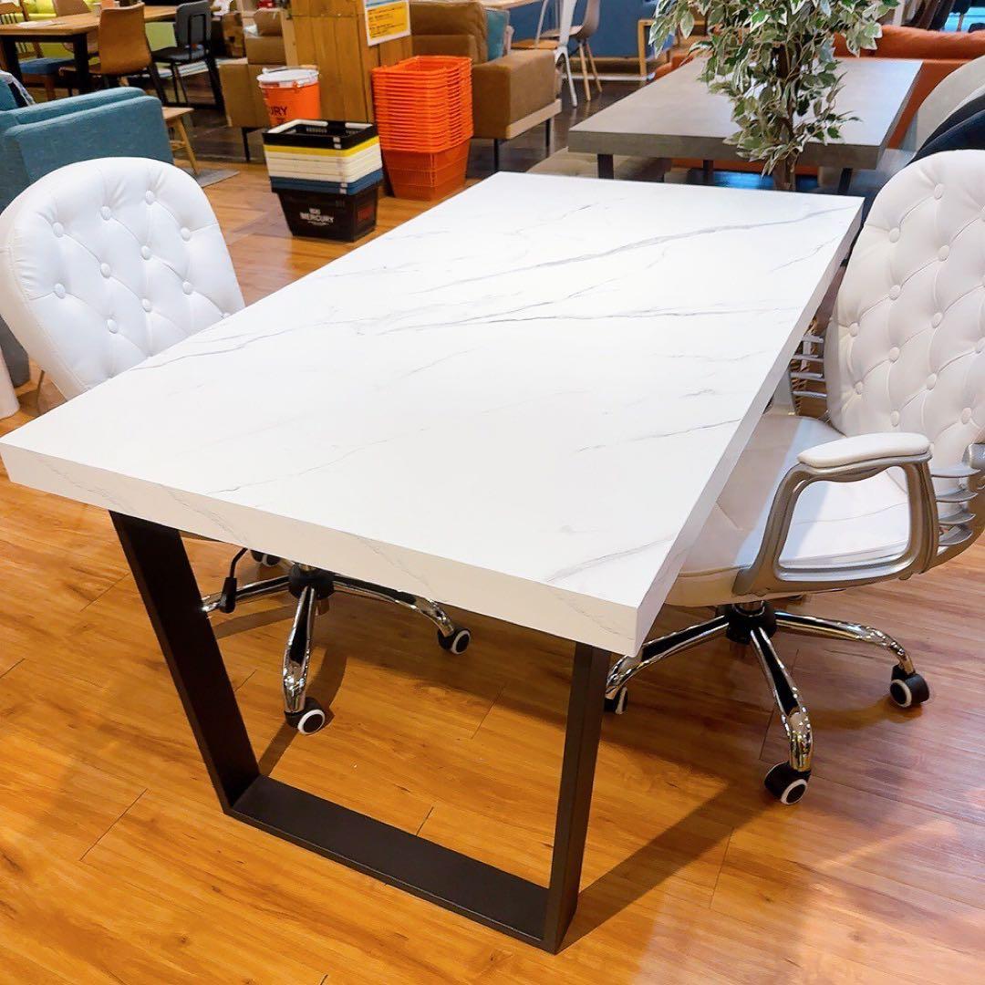 ダイニングテーブル　マーブルホワイト　新品アウトレット