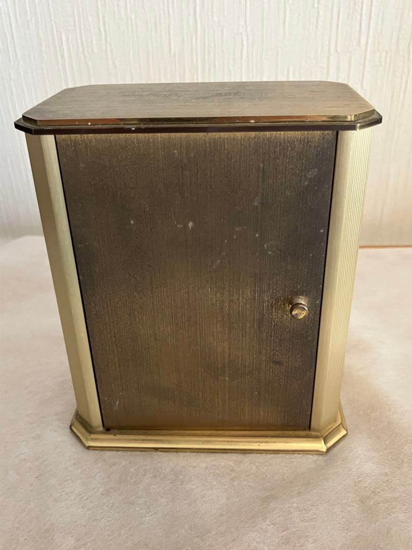 稼働★Tiffany & Co.製の八角形置時計、ローマ数字の文字盤 電池新品