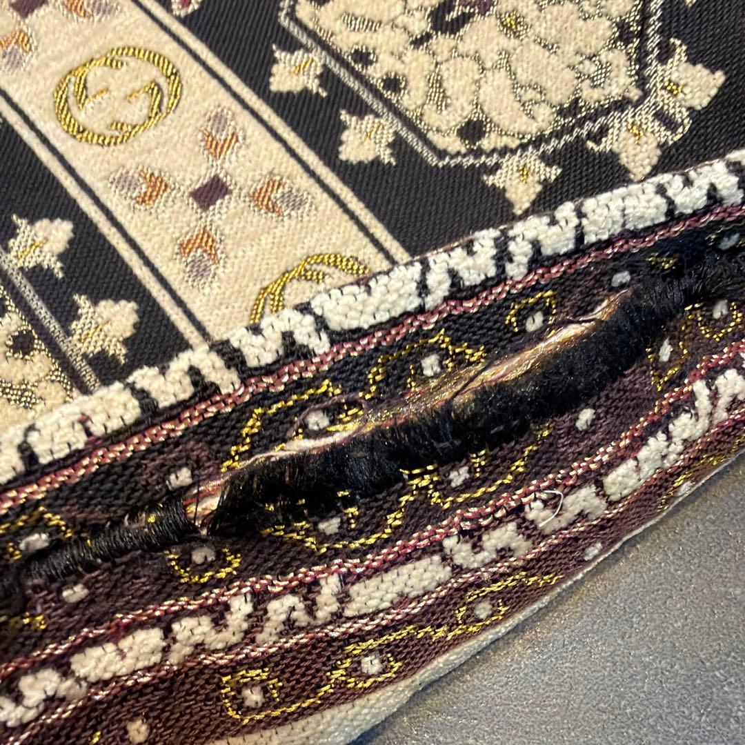 GUCCI グッチ　幾何学模様 クッションカバー　白　☆訳あり