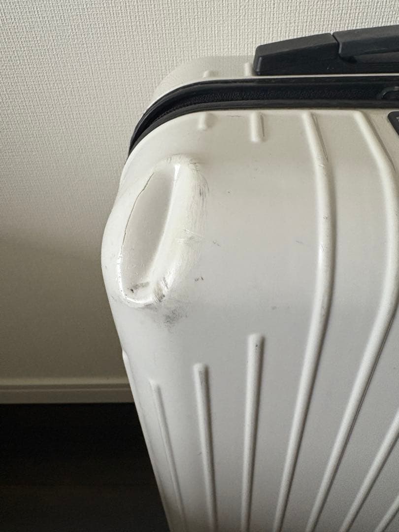 リモワ サルサエアー 4輪 ハワイ限定 ホワイト 機内持ち込み