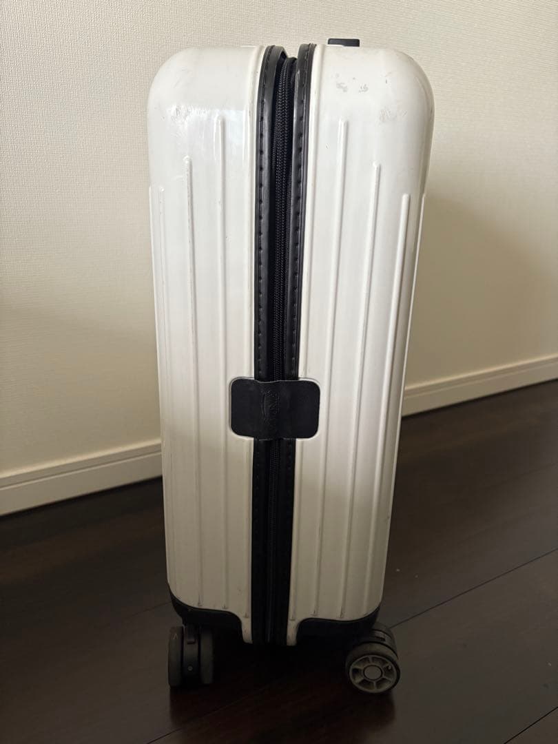 リモワ サルサエアー 4輪 ハワイ限定 ホワイト 機内持ち込み