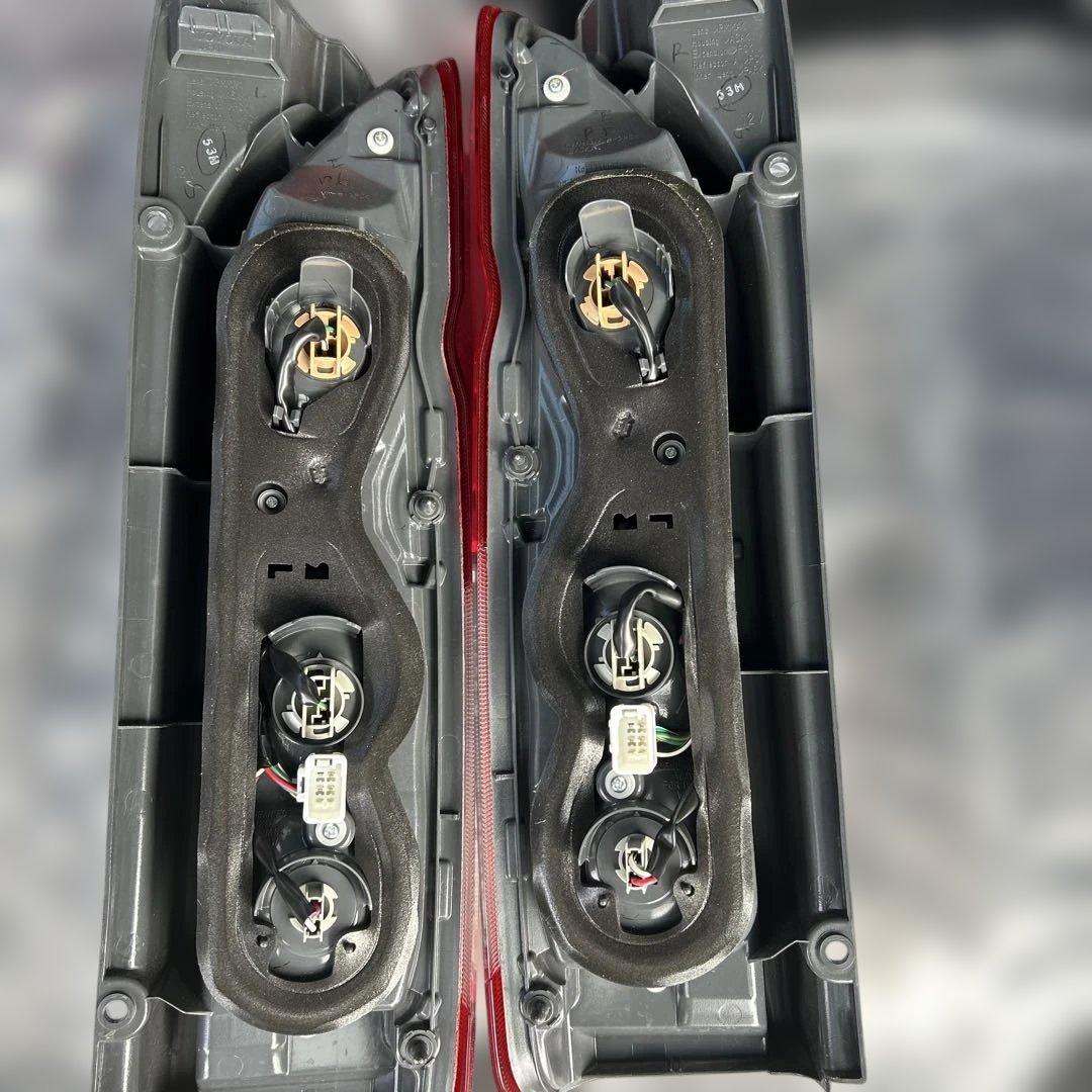 ハイエース　200系　ダークプライムs 新車外し