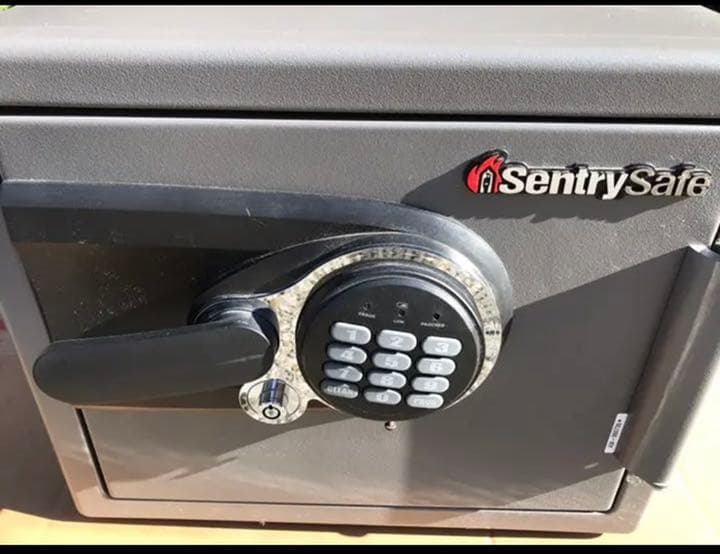 セントリー 耐火金庫