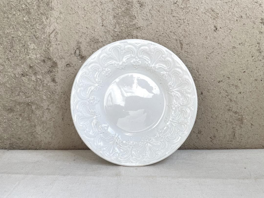 クレイユモントローレリーフ 平皿 N-891/フランスアンティーク