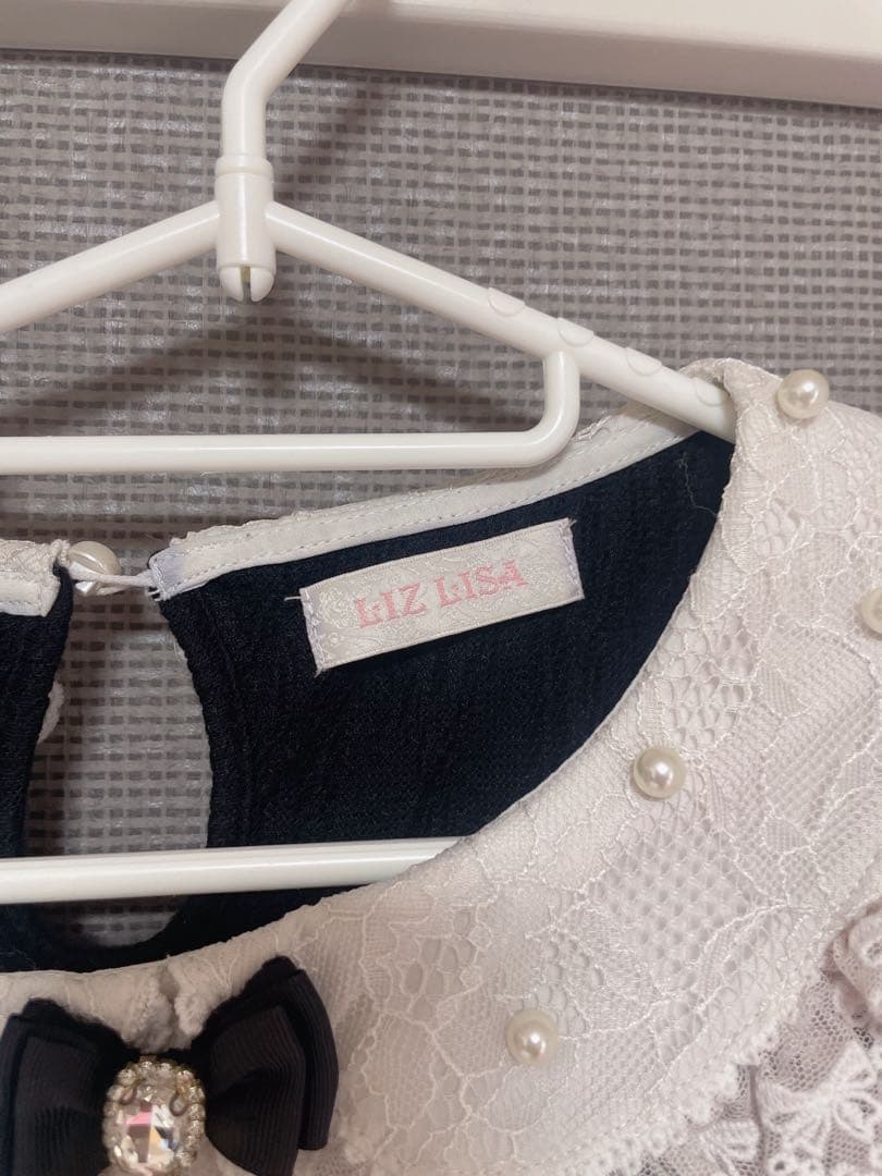 LIZLISA ダブルスピンドルカットトップス