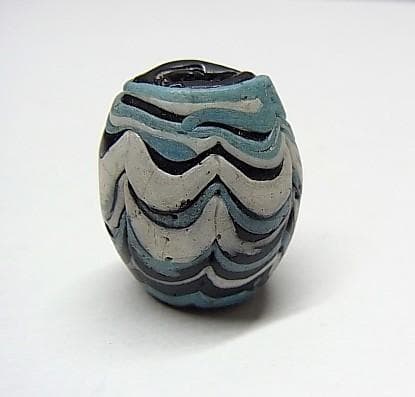 ★G2703★古代とんぼ玉 (A47) イスラム大粒　ガラスビーズ　かきあげ文様