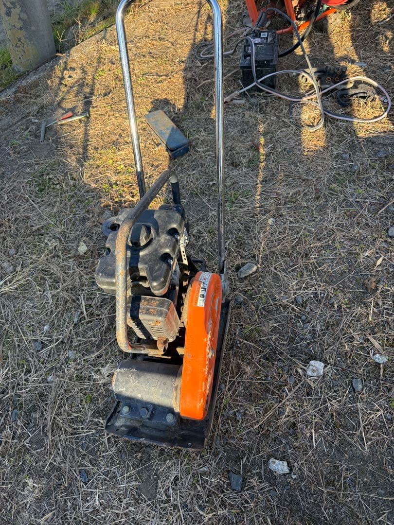 日立建機　HITACHI プレートコンパクター　ZV40PF