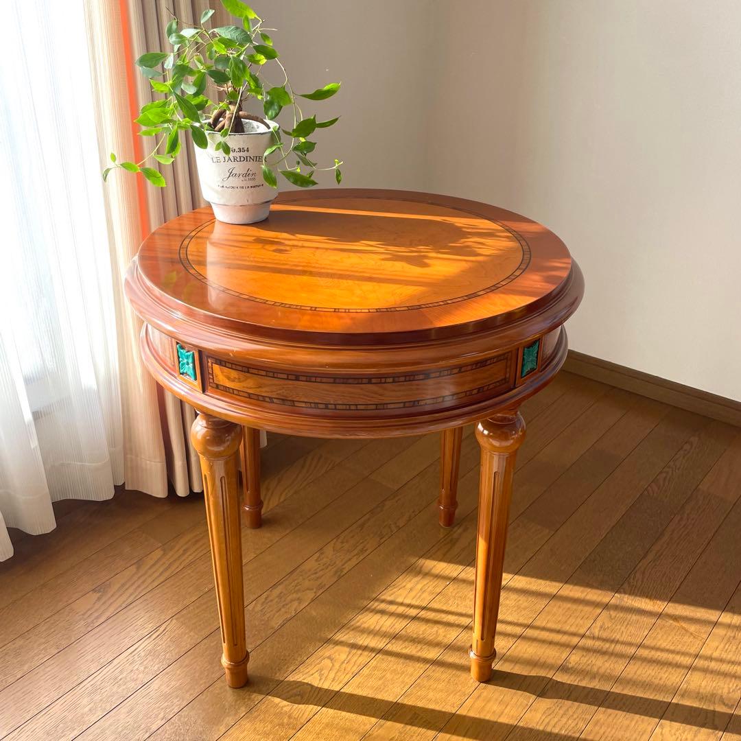 【アンティーク調】イタリア製　象嵌装飾　ラウンドテーブル