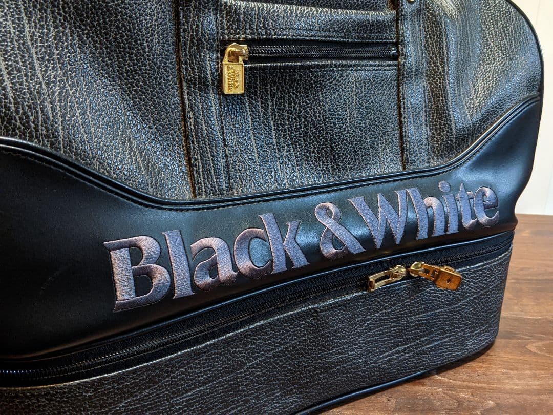 ブラック&ホワイト　ゴルフ　ボストンバッグ　レザー調　2層式　靴　サメ革　系　黒