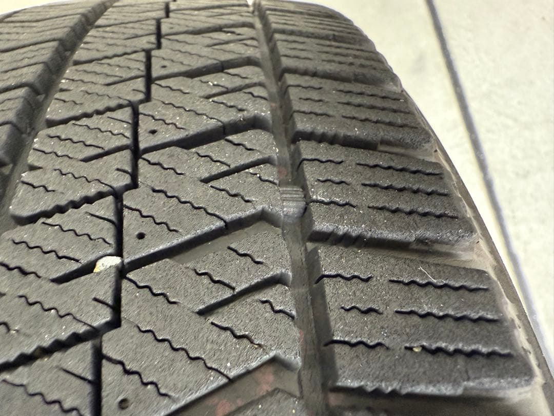 アウディ純正アルミホイール スタッドレスタイヤ185/60R/15 VRX2