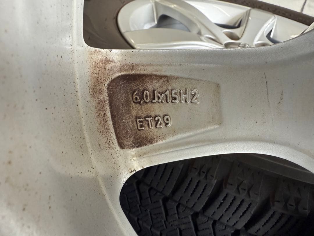 アウディ純正アルミホイール スタッドレスタイヤ185/60R/15 VRX2