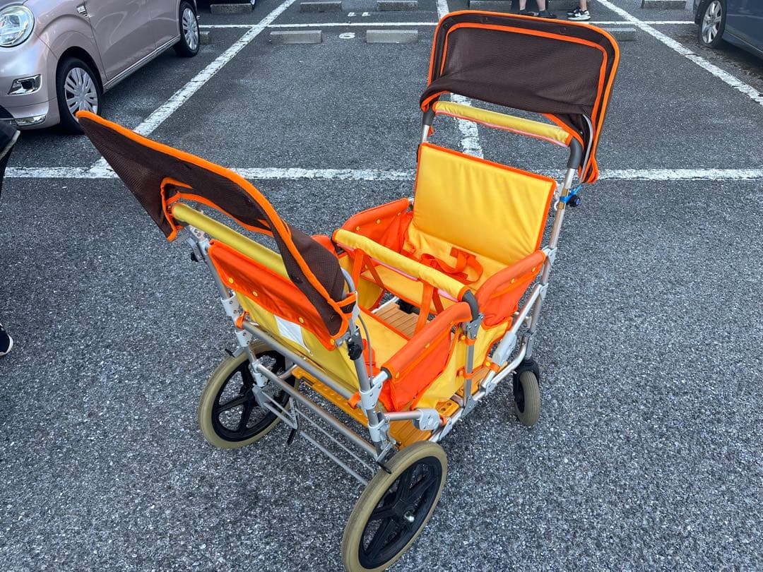 4人乗りバギー　わくわくおさんぽカー