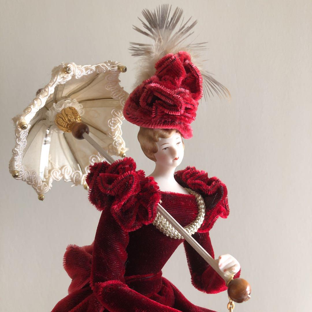 ◆ビスクロマン　傘の貴婦人　ガラスケース付き