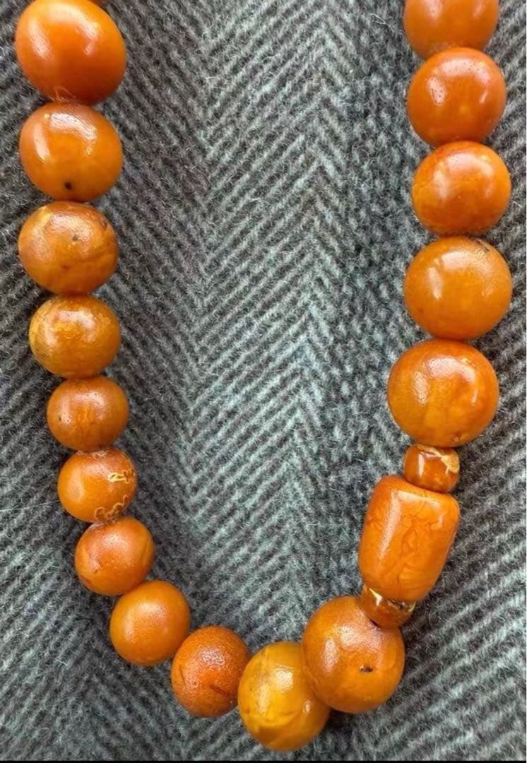 天然琥珀　アンバービーズ　ショートネックレス