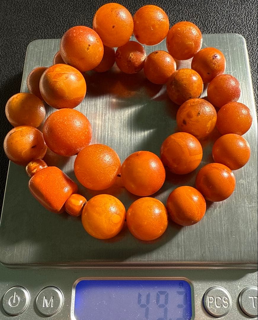 天然琥珀　アンバービーズ　ショートネックレス