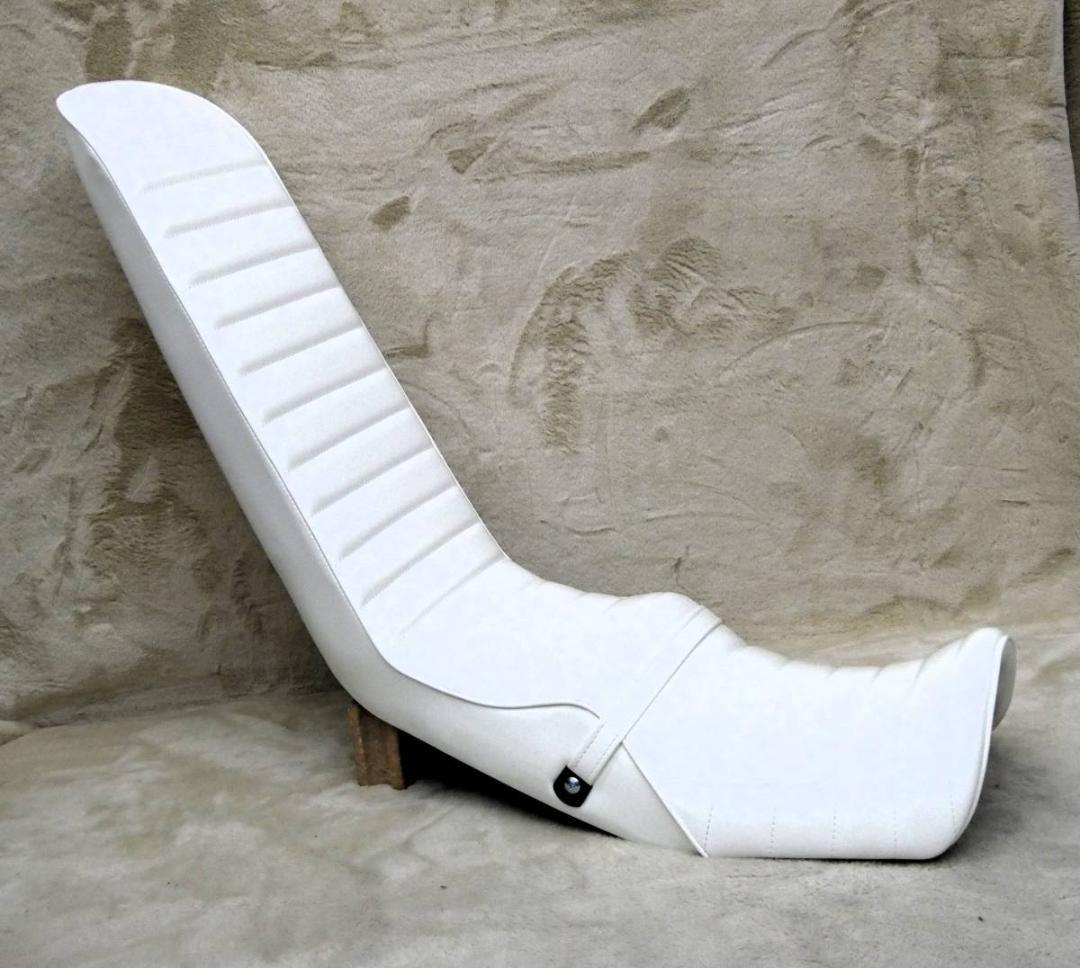 ＸＪＲ４００前期３段シート　白エナ/三段シート60cm 4HM 400R