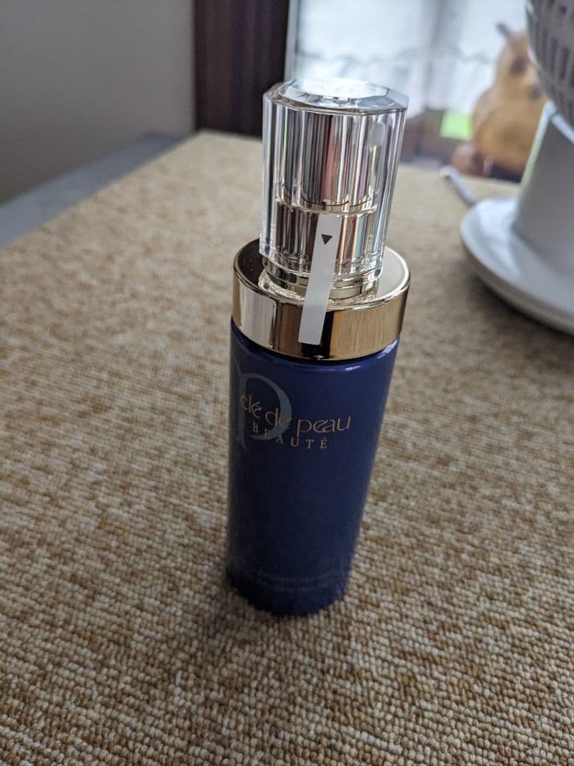 クレ・ド・ポー　ボーテ　エマルションアンタンシヴ　乳液（夜用）未使用品