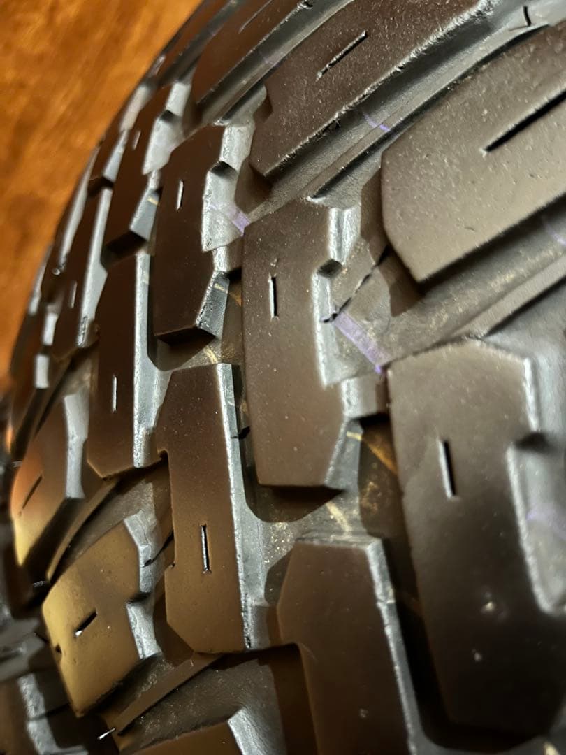 ①マッドスター RADIAL M/T 215/70R16タイヤ4本　深溝