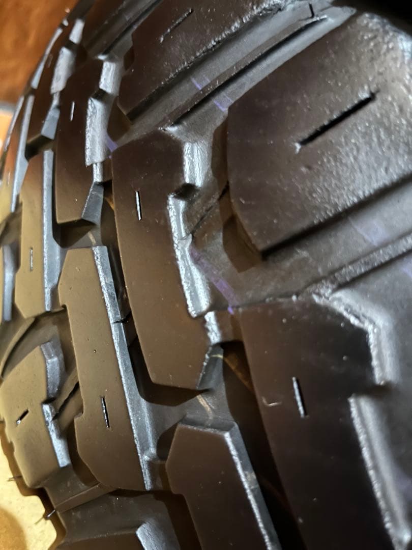 ①マッドスター RADIAL M/T 215/70R16タイヤ4本　深溝