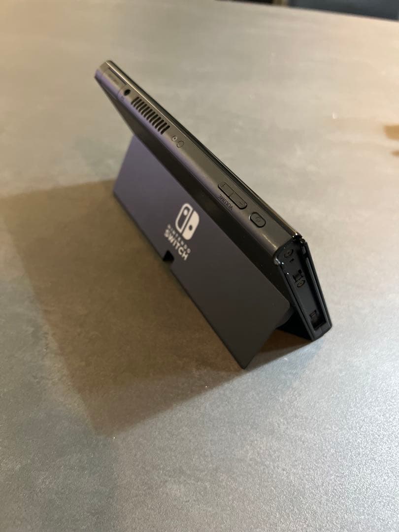 K 【動作確認済】Nintendo Switch本体 プロコン付きジョイコン無し