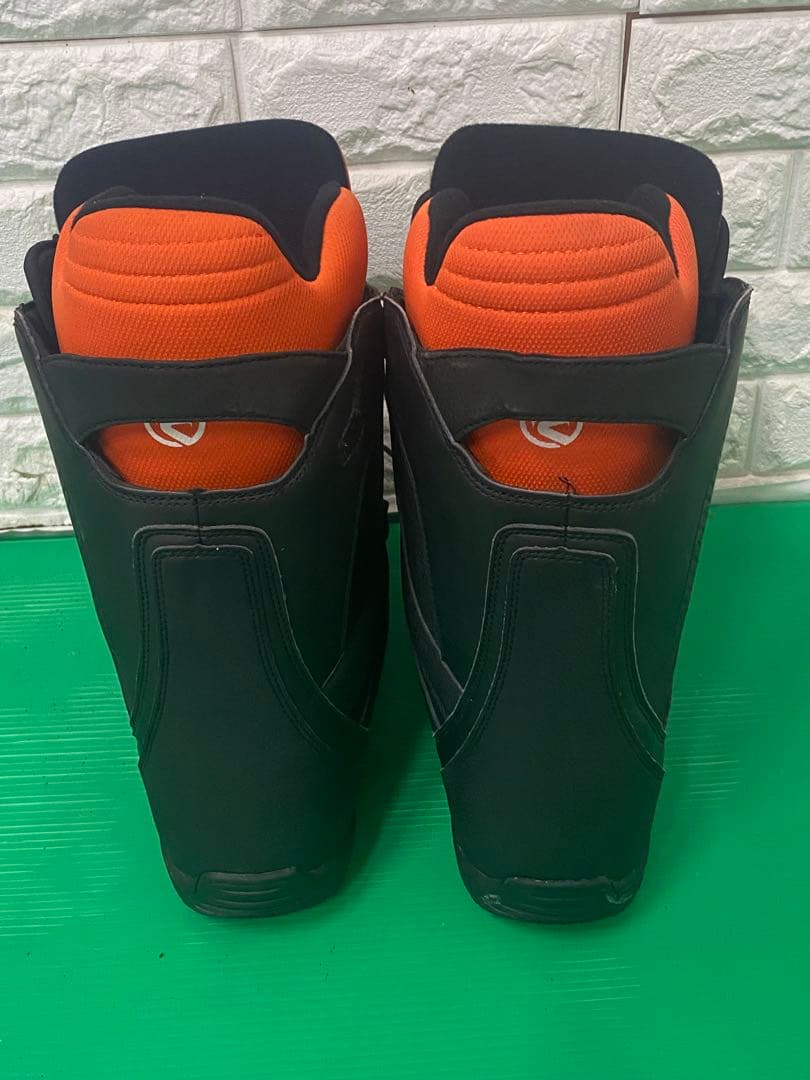 スノボーとバイディングサロモンブーツFLOW VEGA セット