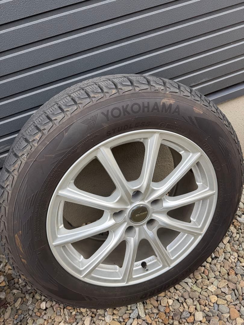 大幅値下げ‼️YOKOHAMAスタッドレスタイヤ225/60R17インチ