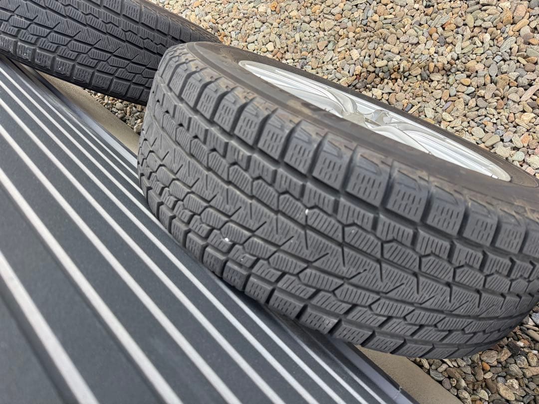 大幅値下げ‼️YOKOHAMAスタッドレスタイヤ225/60R17インチ