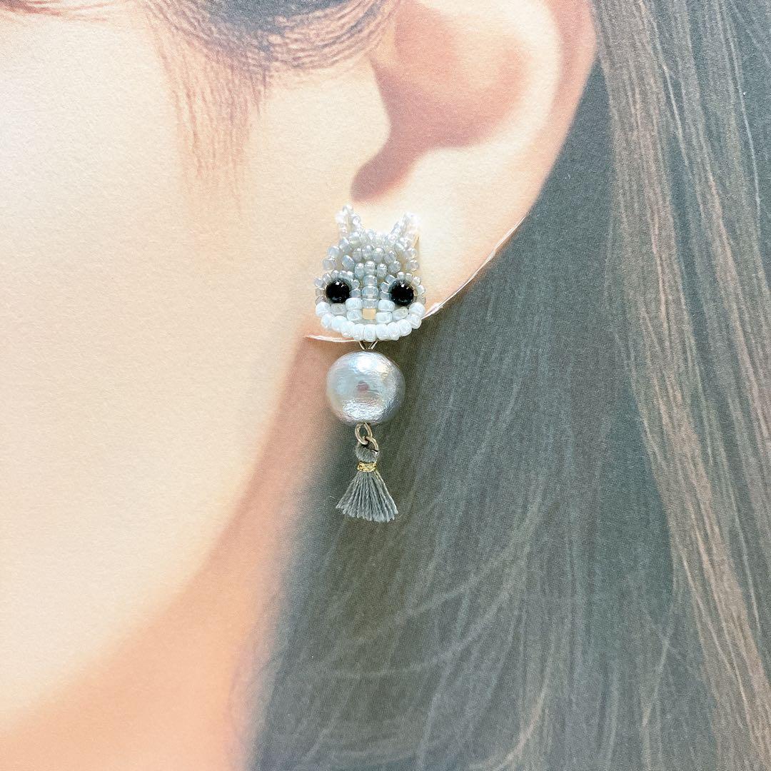 専用★ビーズ刺繍ピアス　ハンドメイドピアス　動物モチーフ　アニマルピアス