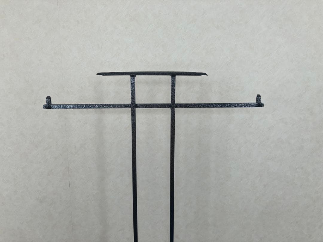 金属製ハンガーラック　デザインもの　ヴィンテージ