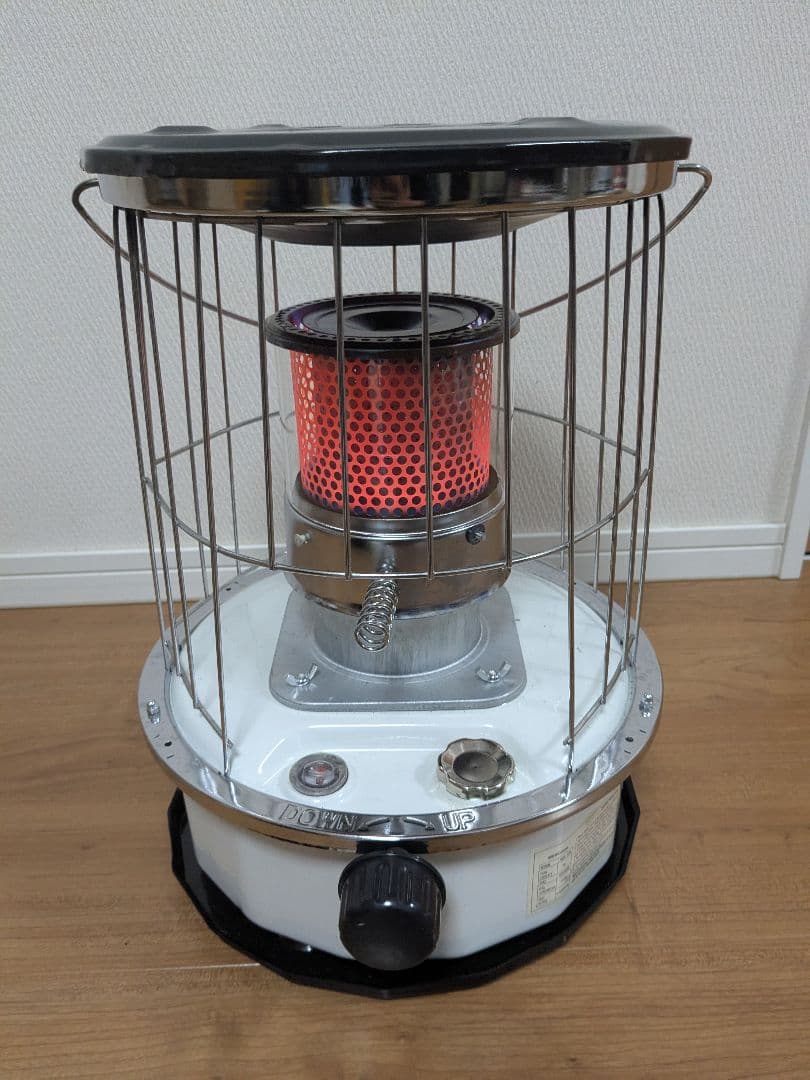 アルパカ風ストーブ　石油ストーブ　キャンプ、アウトドアに