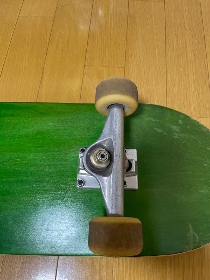 りり8.0インチ　グリーンデッキ スケートボード コンプリート