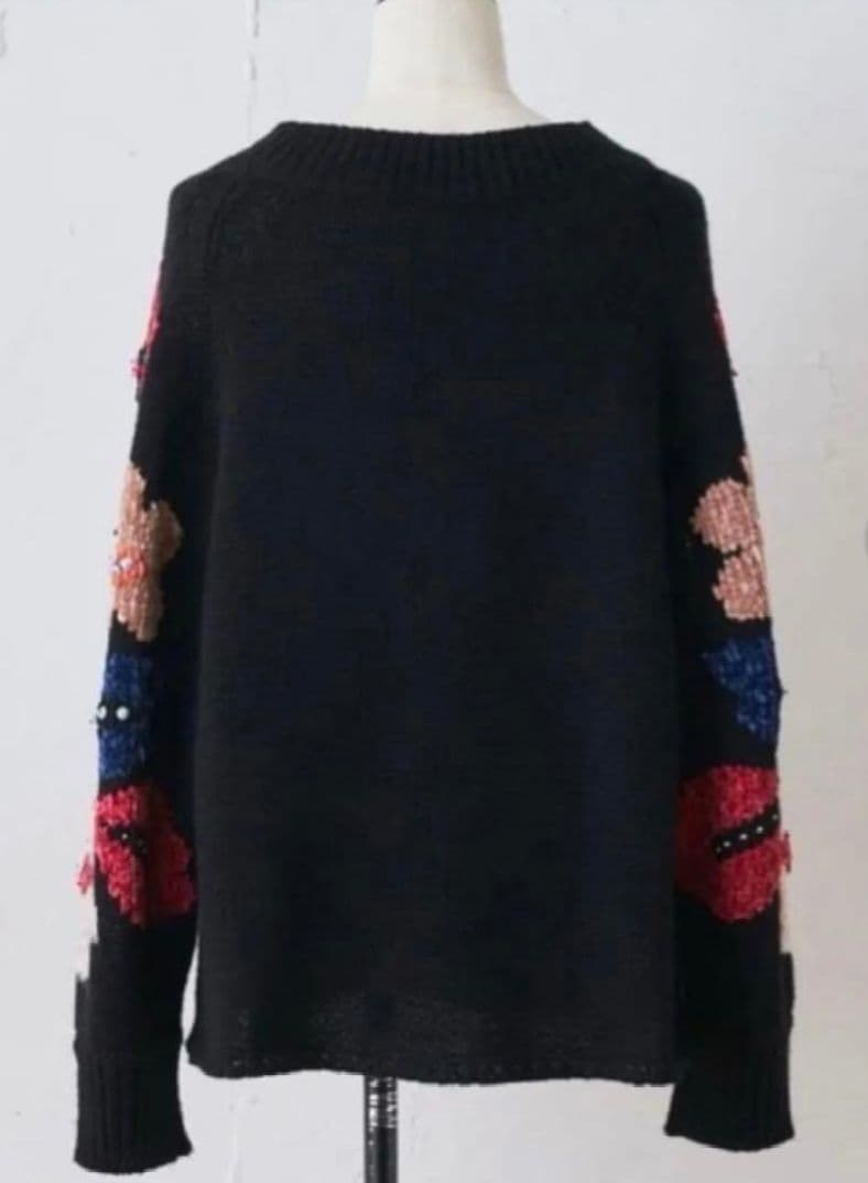 美品 ビアズリー BEARDSLEY 花ジャガードニット 黒 花刺繍