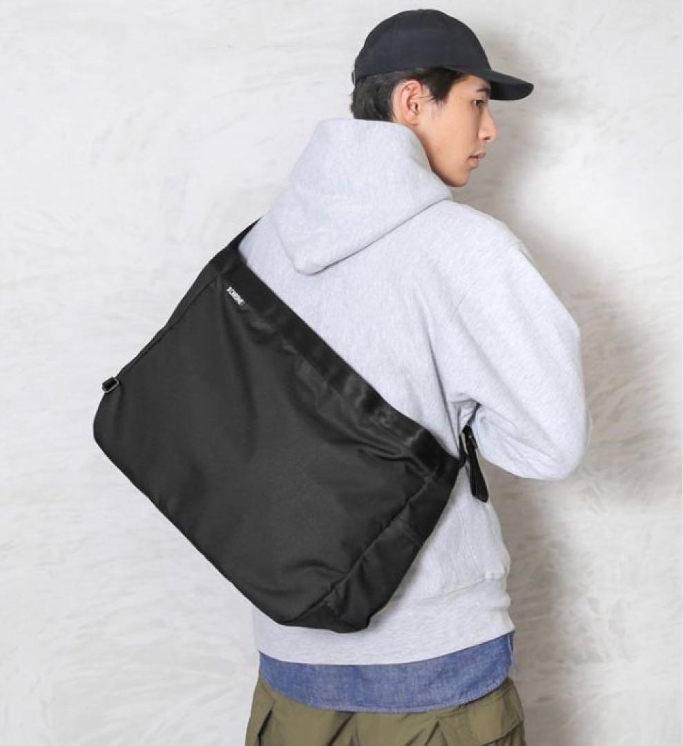 【新品】クローム　ニュースペーパー　メッセンジャーバッグ　26L ブラック