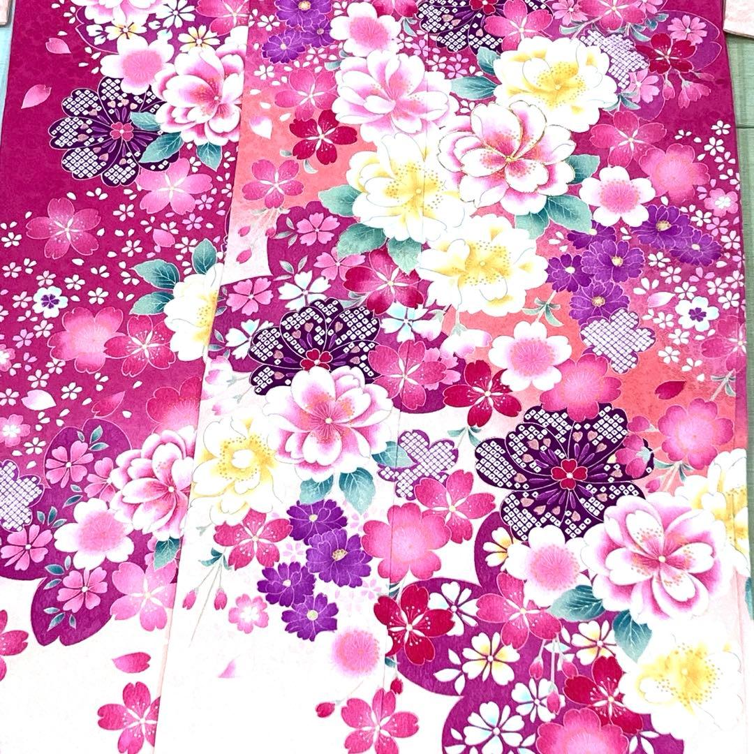 ☆中古品☆振袖　単品　正絹　ピンク系花模様Ｂ級品ヤケ・汚れ有り振袖