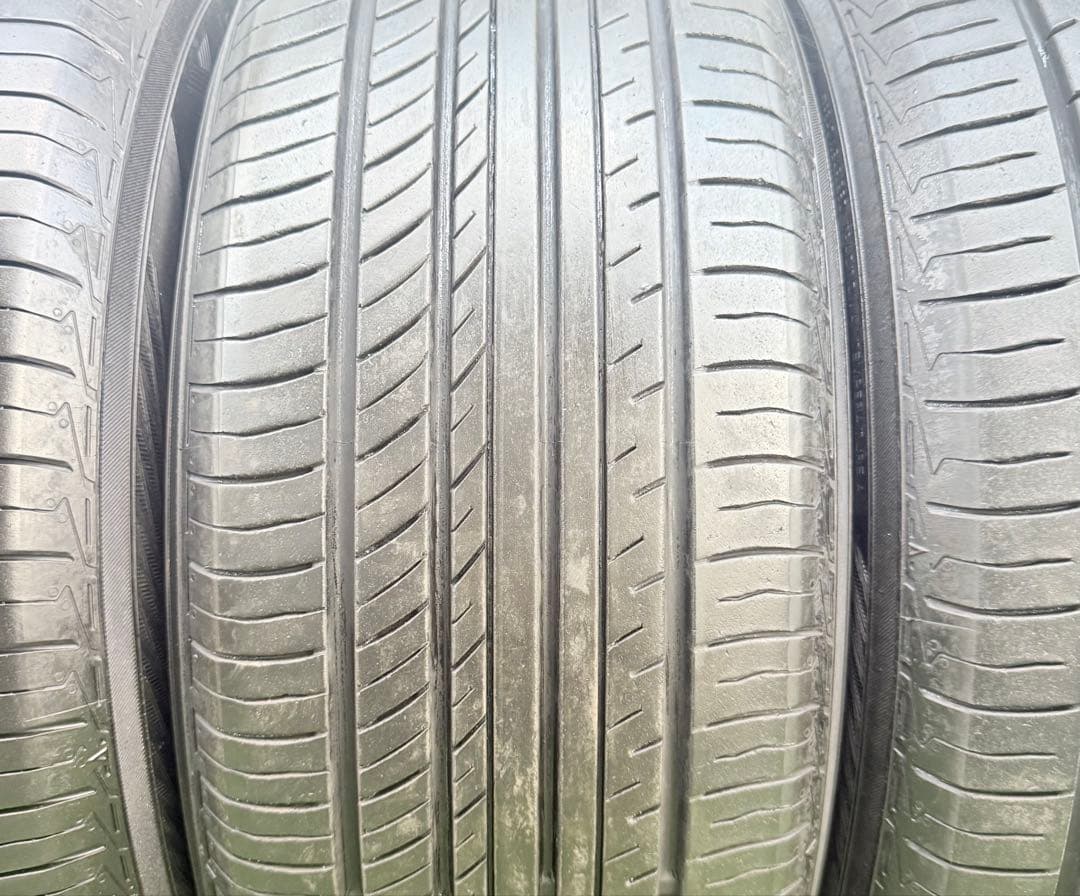 ヨコハマ アドバン db v552．215/55R17.23年製．4本　セット
