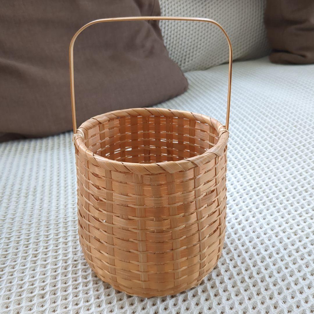籐かご（竹みたいな細工）サイズ（15cm15cm）