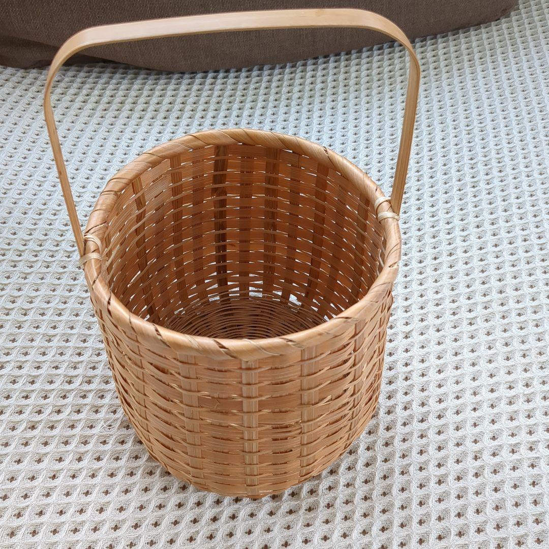籐かご（竹みたいな細工）サイズ（15cm15cm）