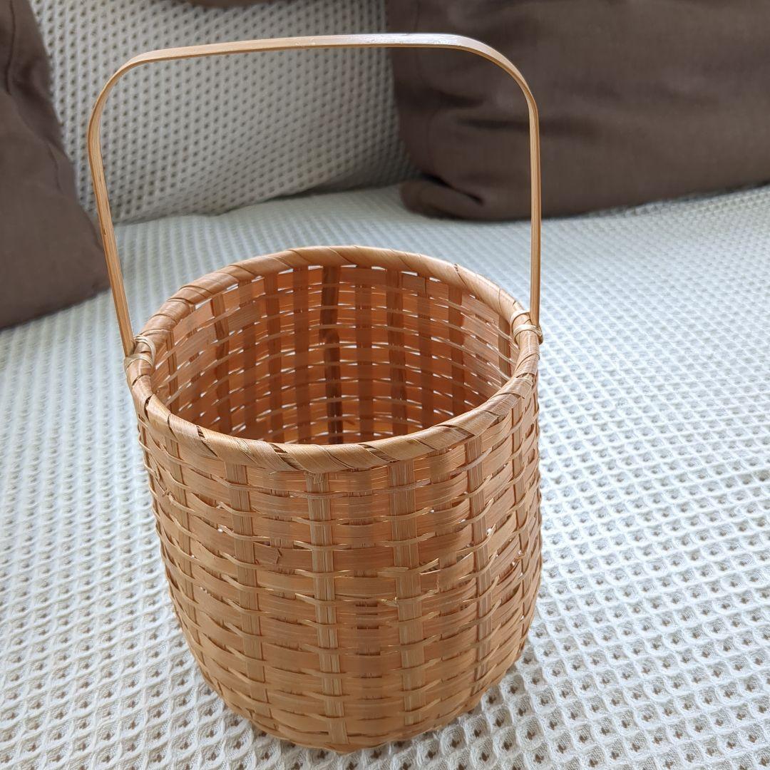 籐かご（竹みたいな細工）サイズ（15cm15cm）