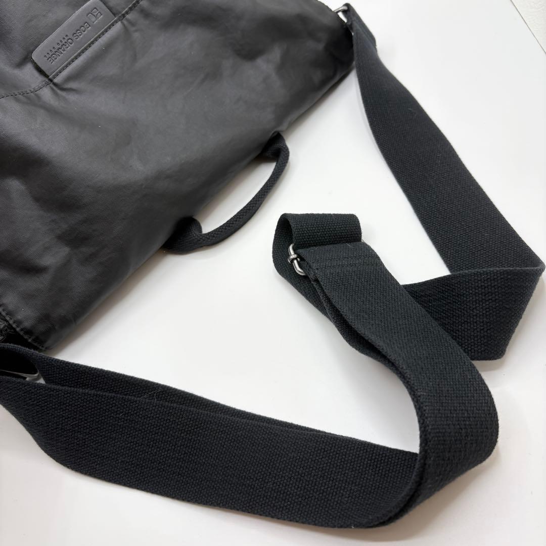 【美品/大容量】ヒューゴボスオレンジ　メッセンジャーバッグ　ブラック