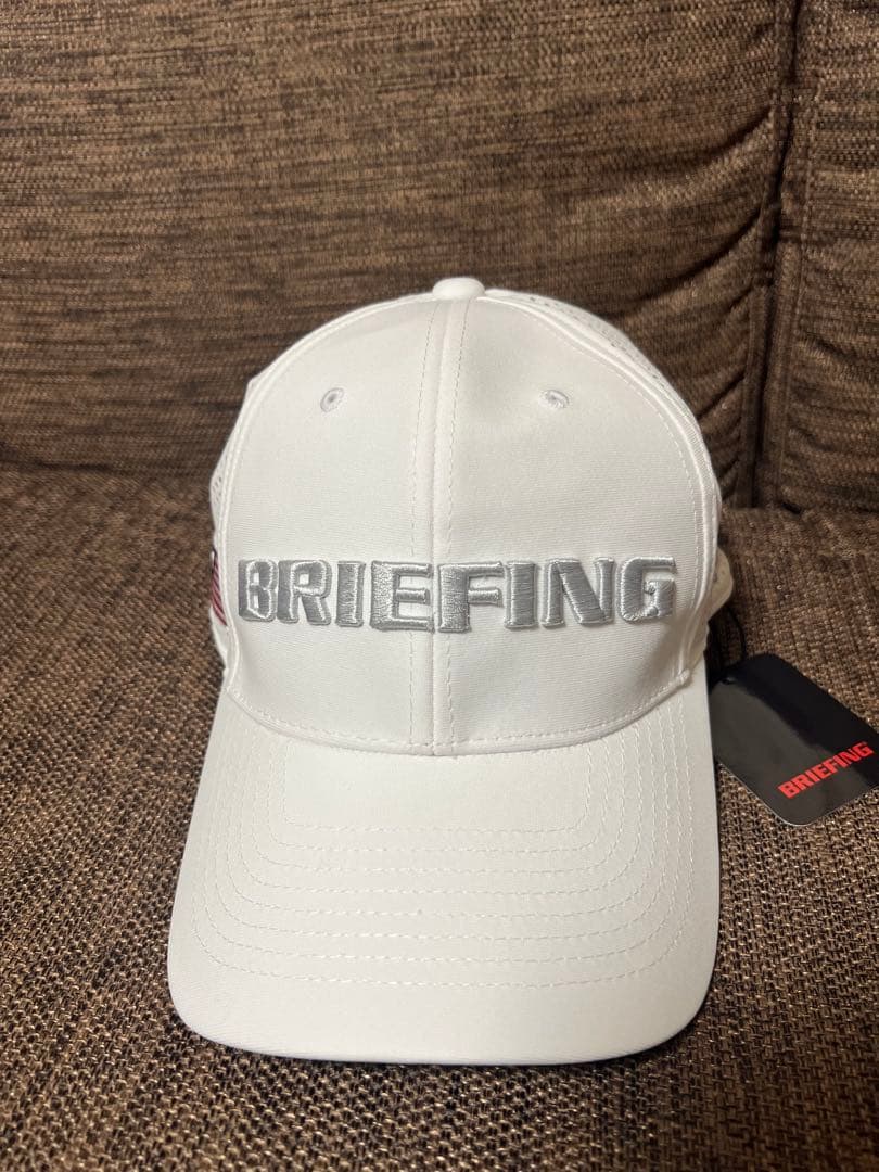 さっしー　BRIEFING ホワイト メッシュキャップ