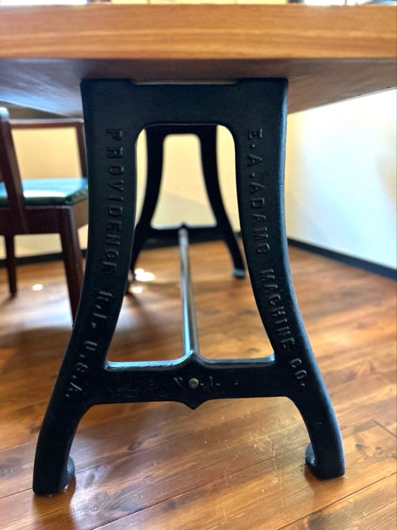 希少価値高！送料込み！アクメファニチャー　ダイニングテーブル