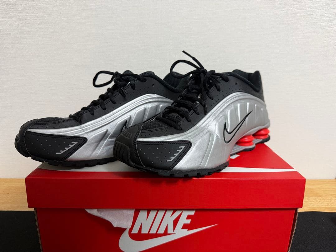 【最終価格】NIKE SHOX R4 llic Silver/Red