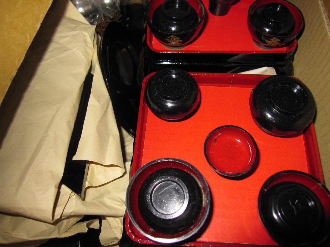 ➂雛人形　七段飾り（御雛道具、親王台）