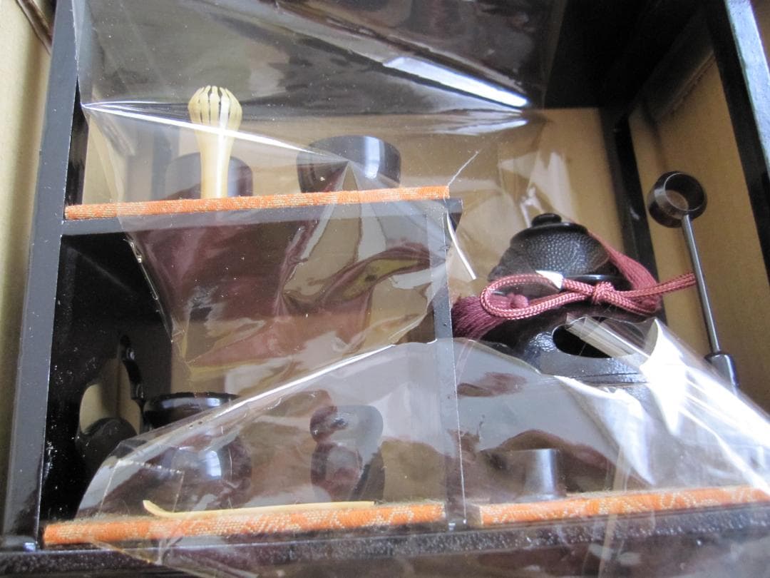 ➂雛人形　七段飾り（御雛道具、親王台）