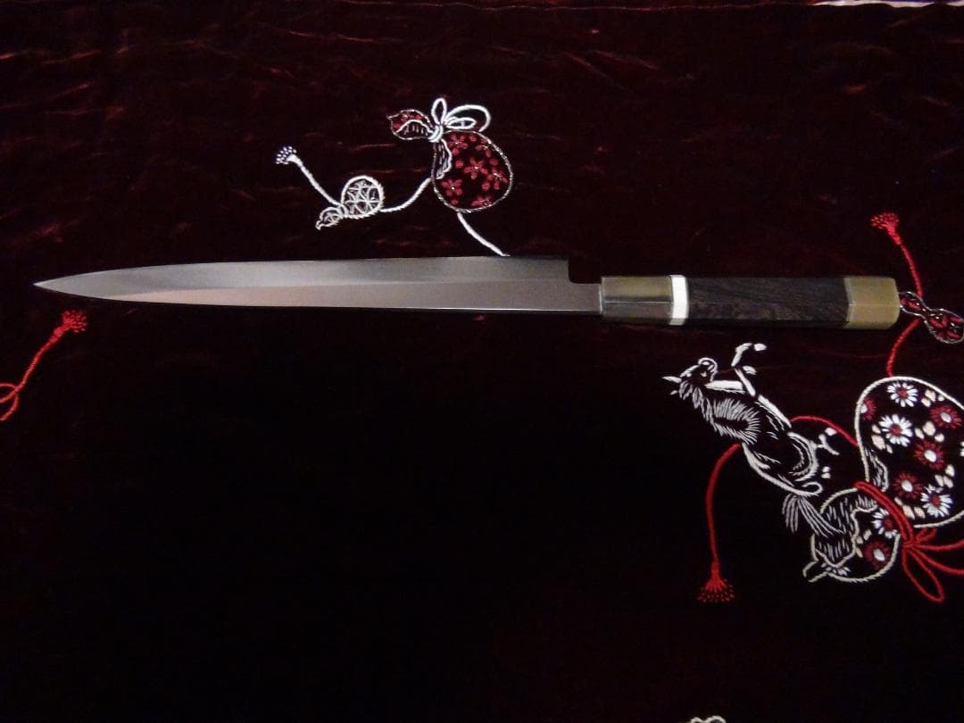 柳刃包丁刃渡27センチ本焼全鋼V金10号 黒檀白水牛八角柄新品。