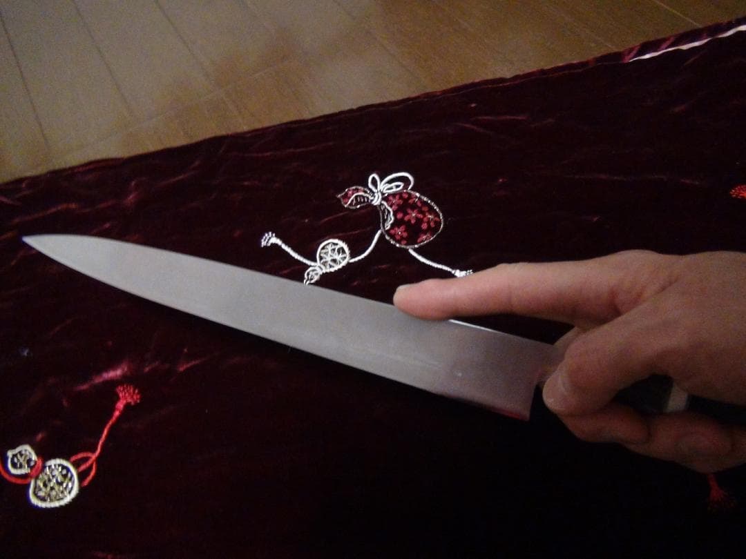 柳刃包丁刃渡27センチ本焼全鋼V金10号 黒檀白水牛八角柄新品。